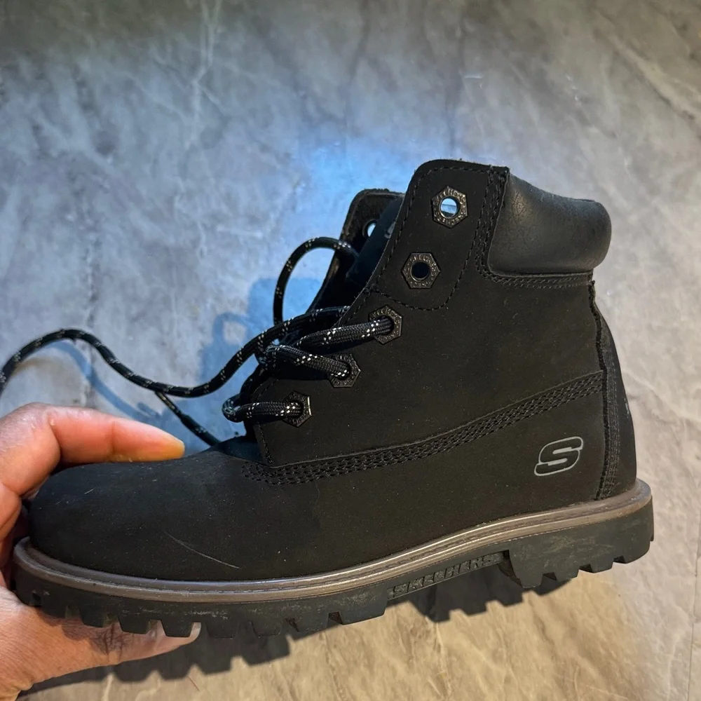 Skechers Black Mecca  bunkhouse Lace-Up kids Boot size 1 US